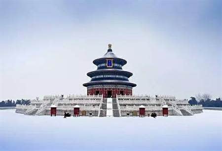 位於北京故宮附近天壇公園內的天壇，也是知名的賞雪景點。（圖／網路）