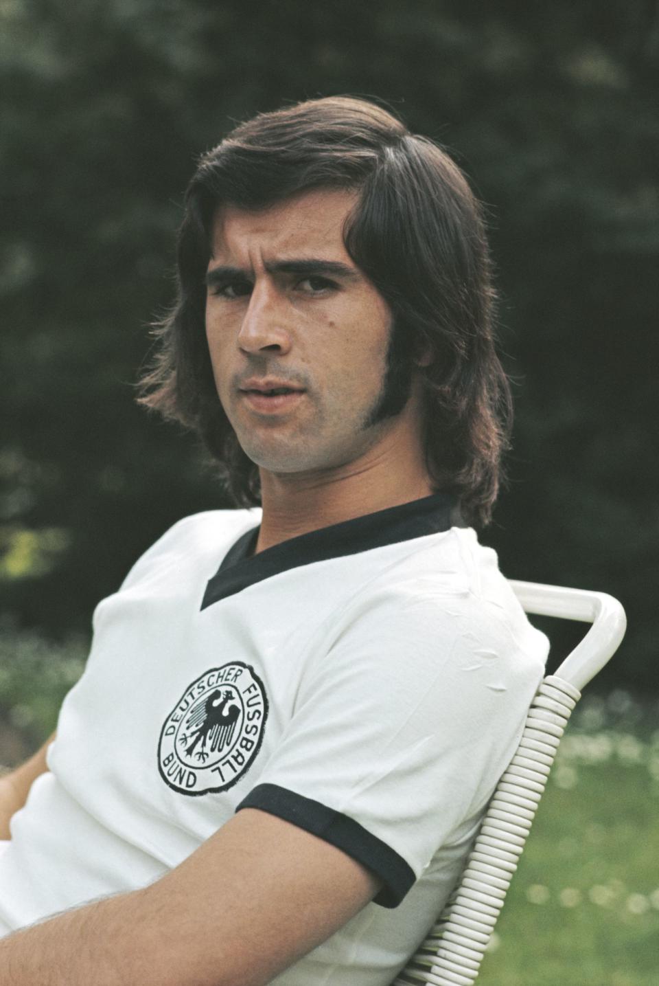 Ohne ihn wäre der deutsche Fußball heute nicht da, wo er ist. Gerd Müller schoss Deutschland nicht nur zum Finalsieg, sondern ist mit 365 Buden auch der Rekordtorschätze der Bundesliga. Und wird es immer bleiben. (Bild: 2016 Hulton Archive/Getty Images)