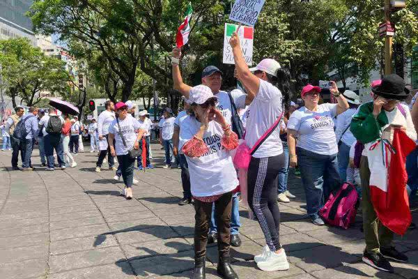 protesta de trabajadores del poder judicial en contra de reforma de amlo