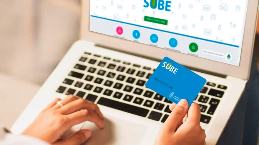 El registro de la Tarjeta SUBE puede hacerse de manera on line o presencial, siempre gratis