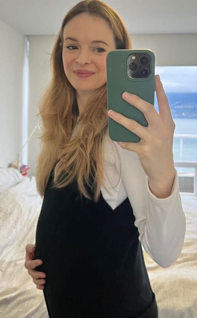 Danielle Panabaker, Instagram