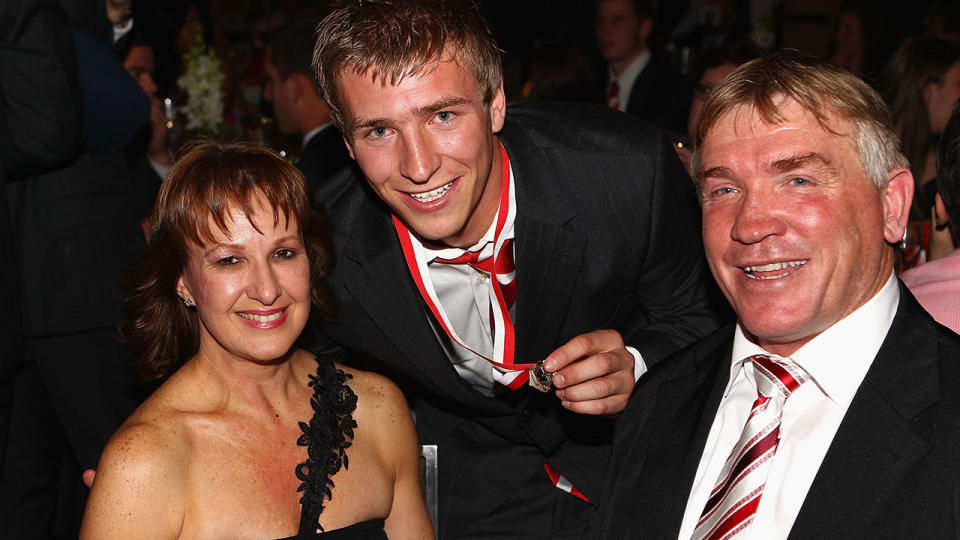 Kieren Jack with father Garry and mother Donna in 2010. (Photo by Ryan Pierse/Getty Images)