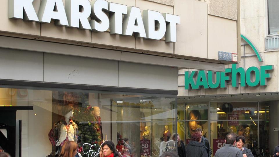 Bei der Warenhauskette Galeria Karstadt Kaufhof ist ein Drittel der Filialen nach Schätzung von Sanierern nicht mehr zu retten.