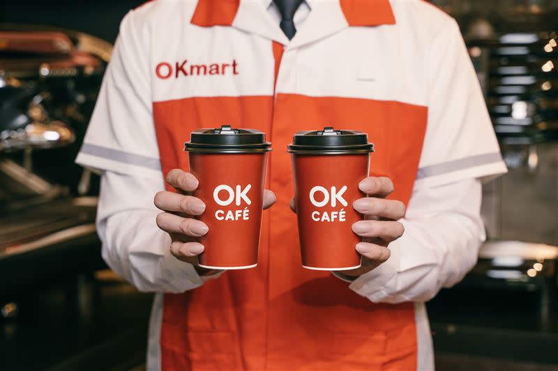 OKCAFE於12/14當天，於雲端商城OKmall購買「大杯莊園級美式/拿鐵享買10杯送10杯」。（圖／超商業者提供）