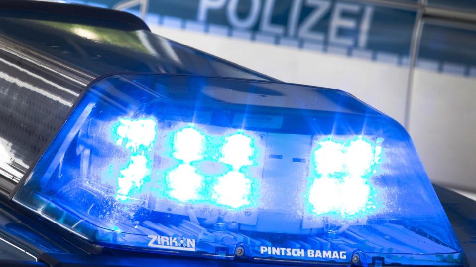 Aufgepasst bei auf sozialen Medien beworbenen Online-Börsen. In Schleswig-Hollstein ist ein 76-Jähriger um 455 000 Euro geprellt worden.