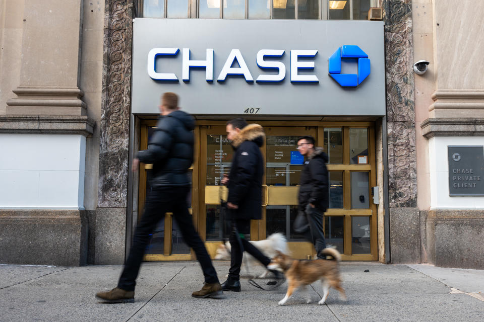 NEW YORK, NEW YORK - JANUARY 12: A Chase bank branch stands in lower Manhattan on January 12, 2024 in New York City. JPMorgan Chase announced on Friday that their fourth-quarter profit declined after paying a $2.9 billion fee tied to the government seizure of numerous regional banks that failed last year. (Photo by Spencer Platt/Getty Images)