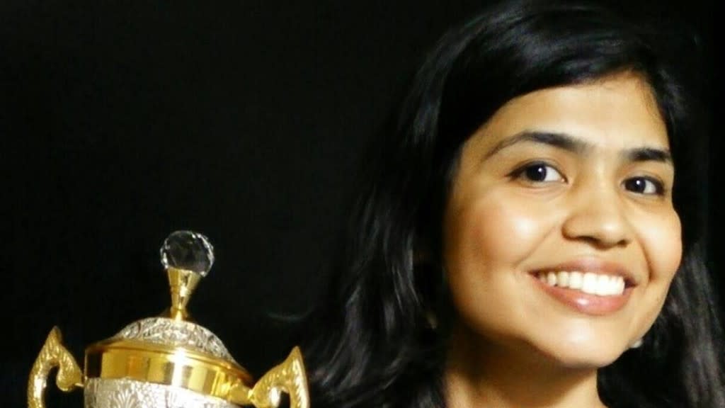 Chess Grandmaster Lauded for Boycotting Iran Tournament Over Hijab