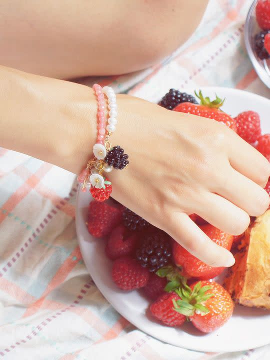 9) Very Berry Freshwater Pearl Bracelet