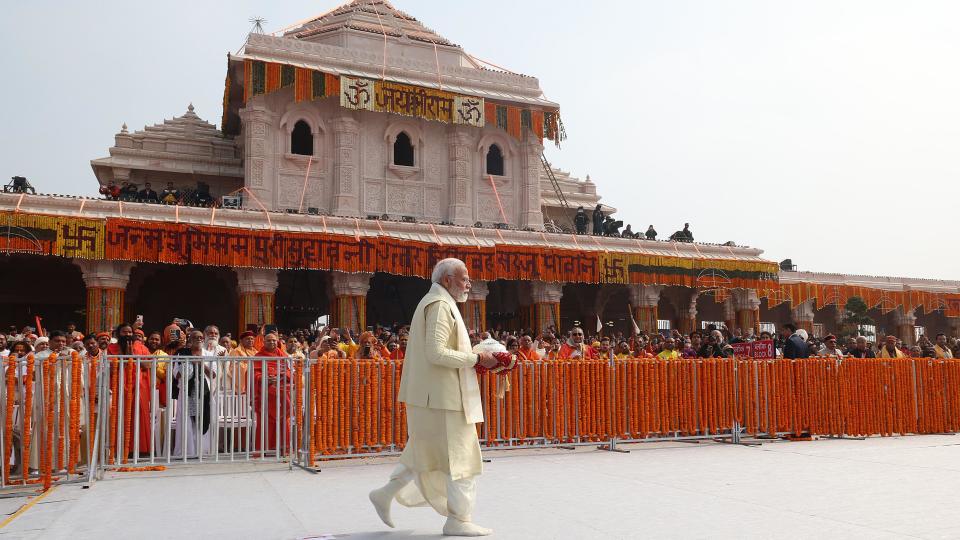 Modi en Ayodhya