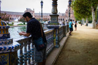 <p>Los andaluces también logran situarse por encima de los 1.500 euros. Concretamente, son <strong>1.558 euros brutos mensuales.</strong> (Photo by Manuel Romano/NurPhoto via Getty Images)</p> 