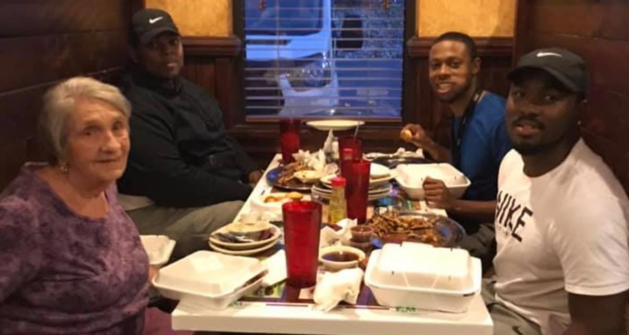 Jamario Howard and his friends asked a woman to have dinner with them after noticing she was alone. The widower told them that the next day would have been her 60th wedding anniversary. (Photo: Facebook)