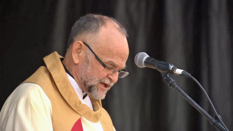 Activist and pastor Brent Hawkes leads final Pride service