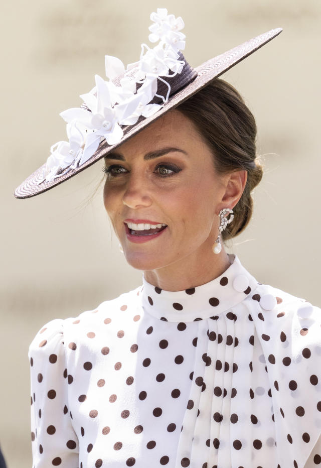 The Duchess of Cambridge also honoured her late-mother-in-law with her choice of earrings. (Getty Images)