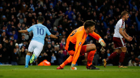 Soccer Football - FA Cup Third Round - Manchester City vs Burnley - Etihad Stadium, Manchester, Britain - January 6, 2018 Manchester City's Sergio Aguero celebrates scoring their first goal REUTERS/Phil Noble