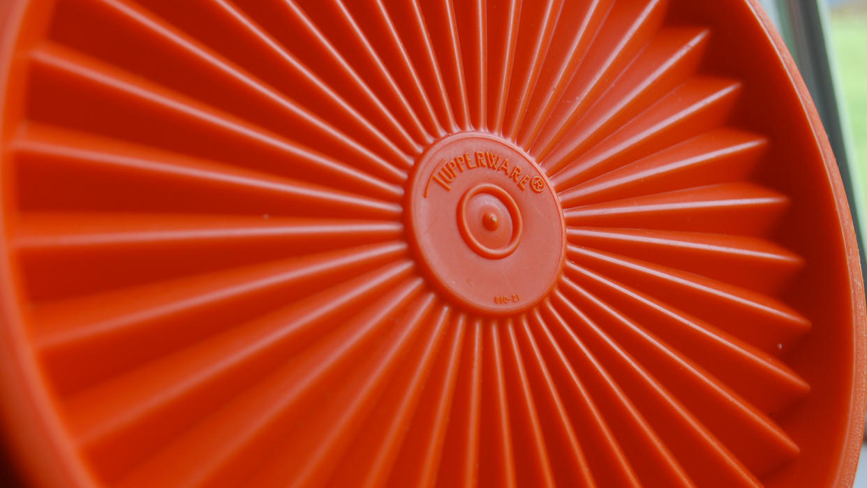 orange Tupperware lid