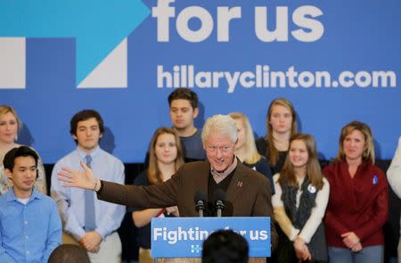 Former U.S. President Bill Clinton addresses a campaign rally for his wife, Democratic presidential candidate Hillary Clinton, in Nashua, New Hampshire January 4, 2016. REUTERS/Brian Snyder