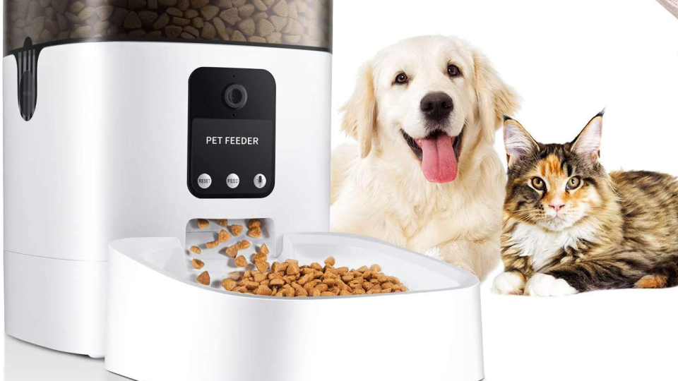 Keep an eye on your furry friends with this automatic pet feeder and smart camera.