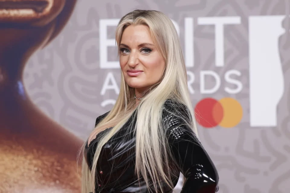 Daisy May Cooper bei den Brit Awards 2023. (Vianney Le Caer/Invision/AP)