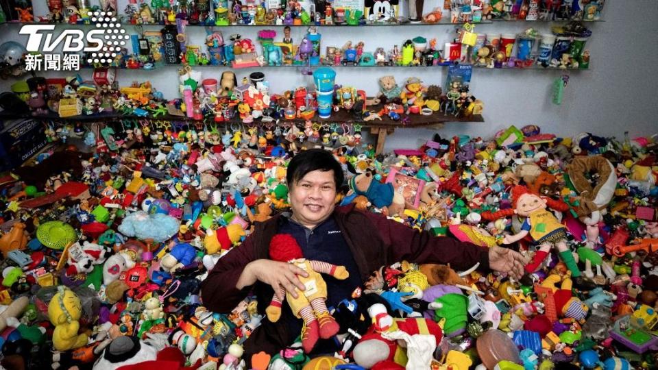 菲律賓一名收藏家盧格，45年來蒐集的速食店玩具高達2萬個。（圖／達志影像路透社）