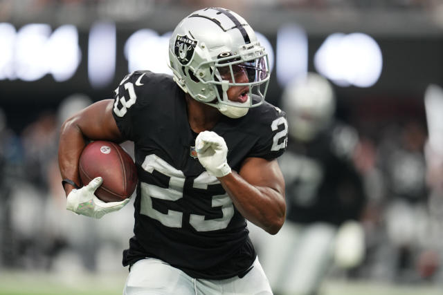 Las Vegas Raiders Cut 3 Players Featuring Kenyan Drake + Raiders & Patriots  Joint Practice News 