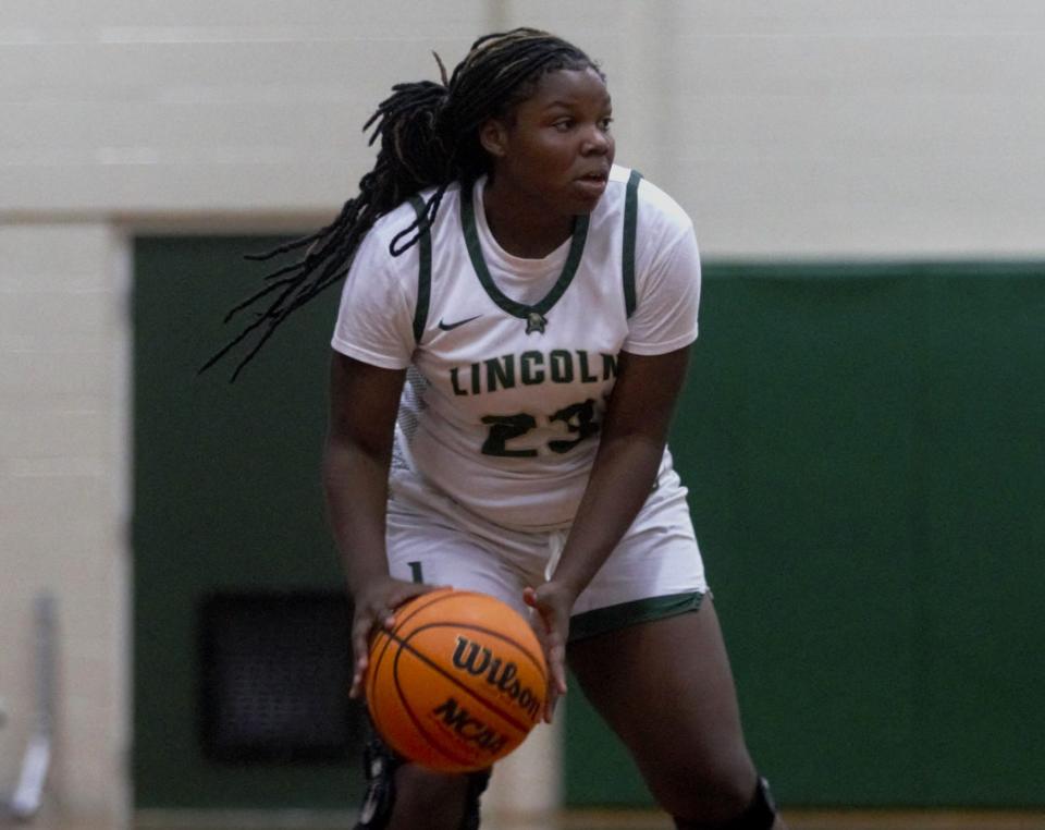 Lincoln girls basketball win 8th straight game, beat Munroe 67-51 on Wednesday, Jan. 24, 2023 at Lincoln High School