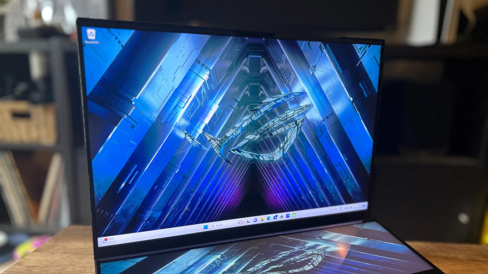 Asus ROG Zephyrus Duo 16 main display