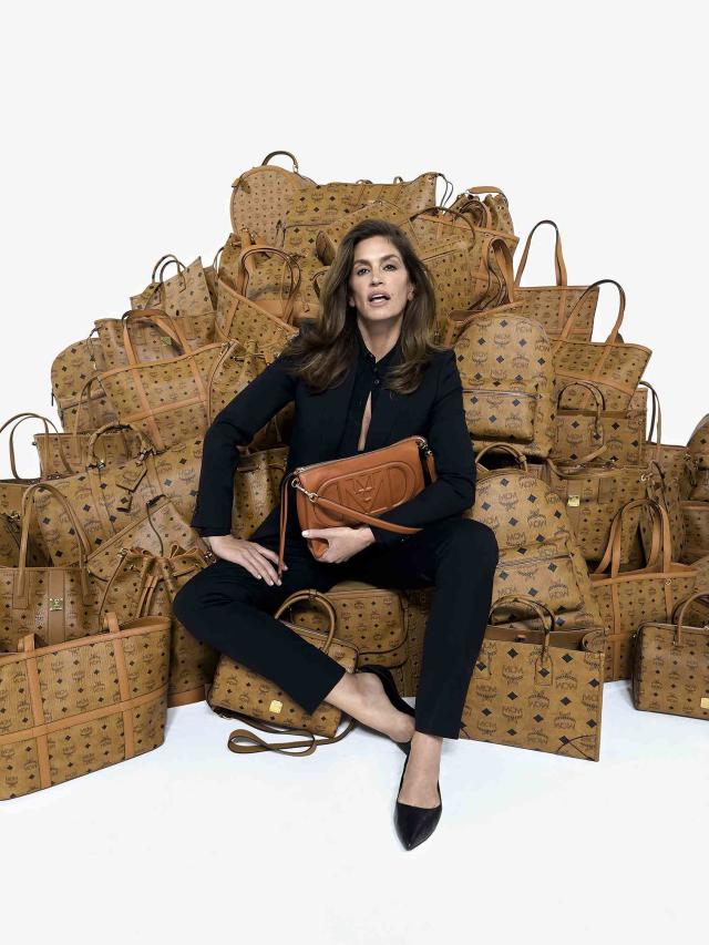 Christy Turlington CH Carolina Herrera Hnadbags Ad Campaign 2023