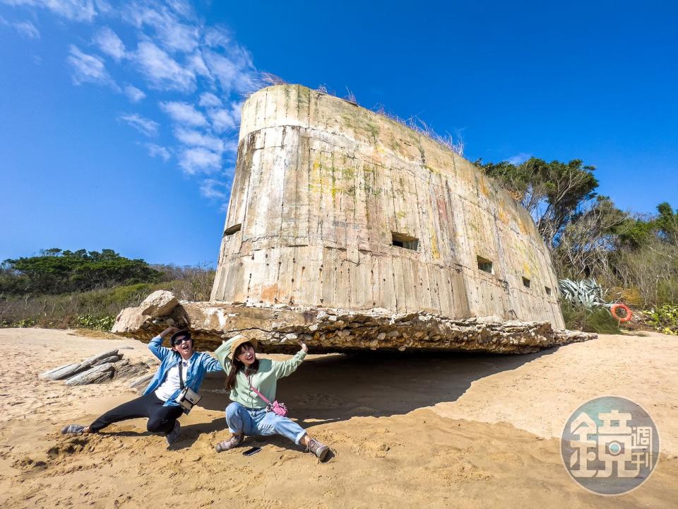 來到被稱作「天空之城」的E-094據點，遊客們時常發揮創意拍出逗趣紀念照。