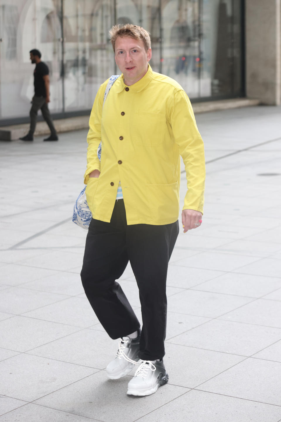 Comedian Joe Lycett arrives at BBC Broadcasting House in London, to appear on the BBC One current affairs programme, Sunday with Laura Kuenssberg. Picture date: Sunday September 4, 2022.