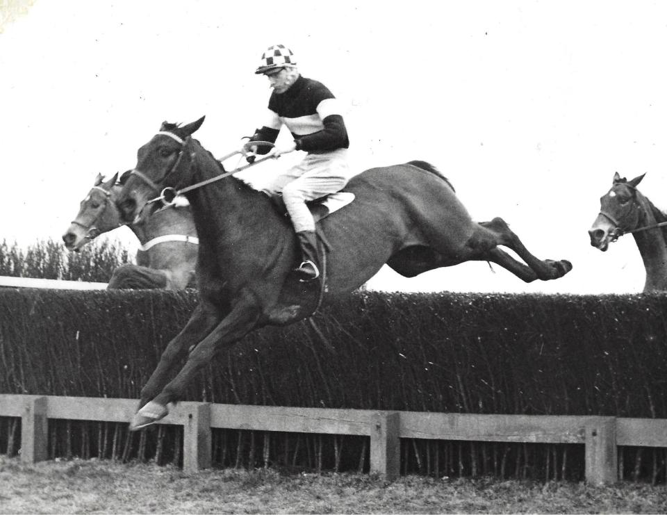 Nick Ansell and Threepwood winning at Newbury in 1964