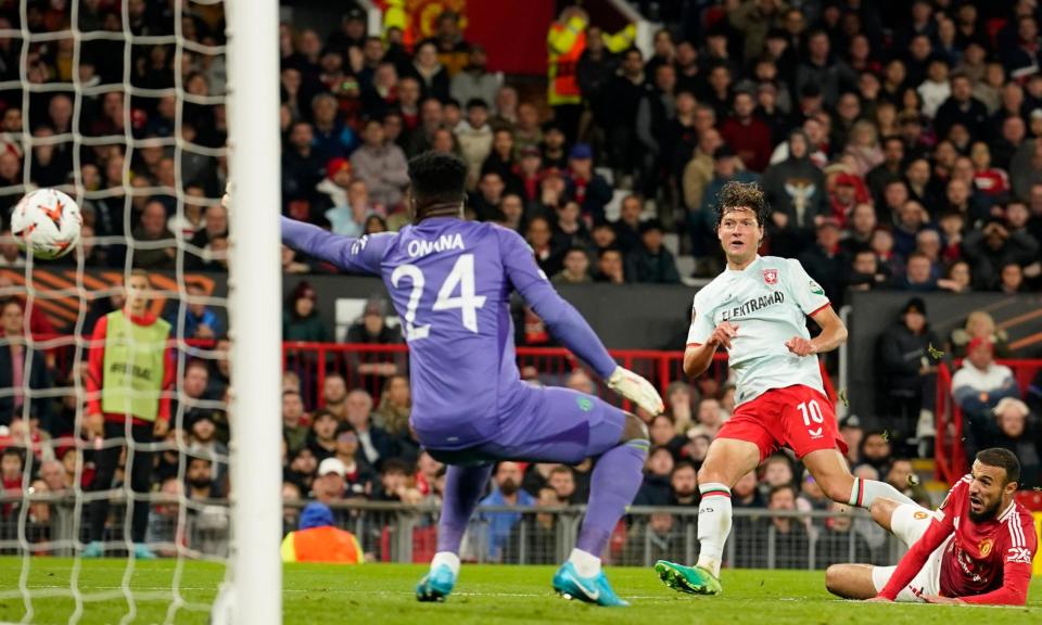 <span>FC Twente's Sam Lammers scored the equaliser at Old Trafford to frustrate Manchester United’s hopes of an opening Europa League win.</span><span>Photograph: Dave Thompson/AP</span>