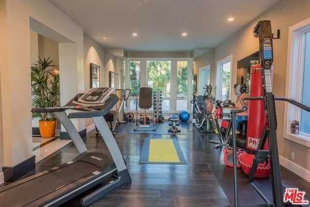 <p>There’s also a large gym. <br> (Realtor.com) </p>