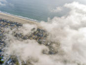 <p>Los Angeles beach, Calif. (© Jeffrey Milstein and courtesy Benrubi Gallery) </p>