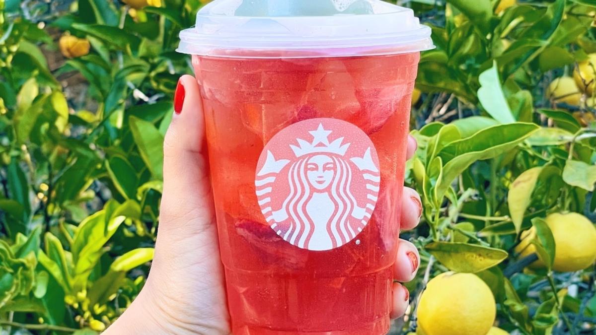 Starbucks secrets Shaken Iced Strawberry Lemonade Tell your