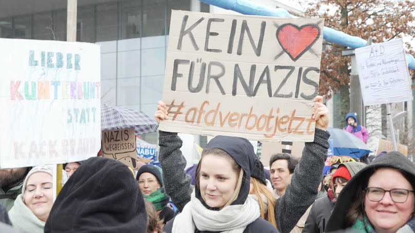 Die Menschen skandierten beid er Demo in Berlin: "Alle zusammen gegen Fachismus"