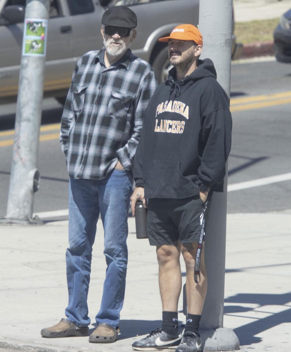 *EXCLUSIVE* Los Angeles, CA - Shia LaBeouf was seen with a convicted sex offender's dad for the first time in years as he returned to the US after living in Costa Rica for years because of Megan's Law. Shia and his dad Jeffrey were photographed buying a used car in Pasadena. It looks like Shia is helping his dad to get his life back on track Pictured: Shia LaBeouf BACKGRID USA 12 MAY 2022 USA: +1 310 798 9111 / usasales@backgrid.com UK: +44 208 344 2007 / uksales@backgrid.com *UK Clients - Pictures Containing Children Please Pixelate Face Prior To Publication*