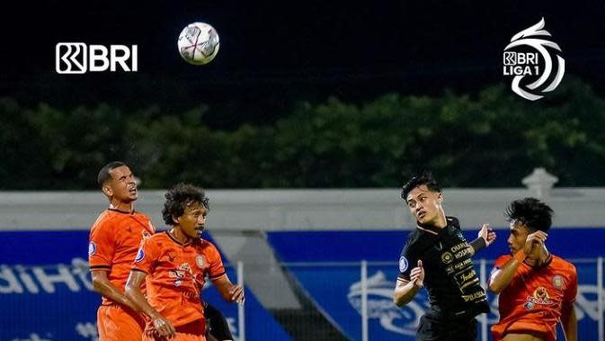 Laga PSIS Semarang kontra Persiraja Banda Aceh pada laga lanjutan BRI Liga 1 2021/2022 di Stadion Kompyang Sujana, Bali, Rabu (12/1) malam WIB. (foto: Instagram @liga1match)