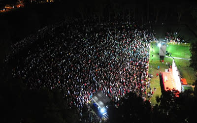 Tan and his fellow SDP teammates were speaking to a strong crowd of an estimated 6000 people. (Yahoo! photo/ Aeron Chew)