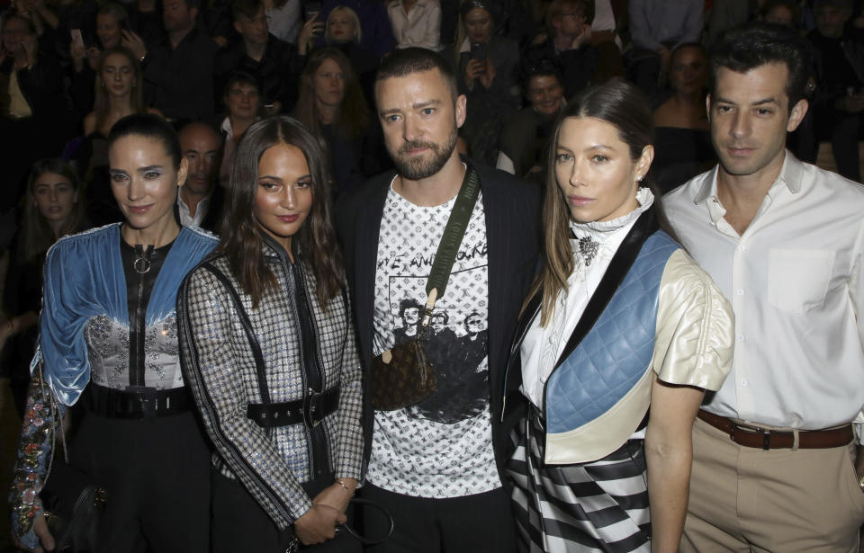 Actors Jennifer Connelly, from left, Alicia Vikander, Justin Timberlake, Jessica Biel and musician Mark Ronson pose for photographers as they attend the Vuitton Ready To Wear Spring-Summer 2020 collection, unveiled during the fashion week, in Paris, Tuesday, Oct. 1, 2019. (Photo by Vianney Le Caer/Invision/AP)