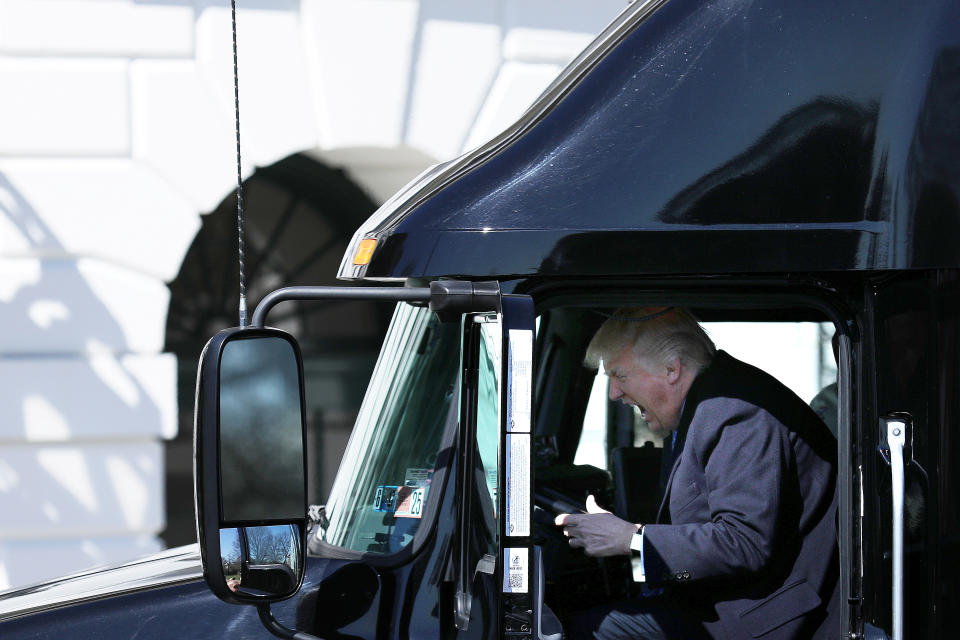 President Donald Trump outside the White House in March 2017.&nbsp;Automakers heavily lobbied his administration to roll back passenger vehicle fuel economy standards. (Photo: Carlos Barria / Reuters)