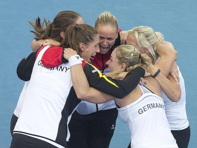 Die deutschen Spielerinnen feiern den Einzug ins Finale. Foto: Dave Hunt