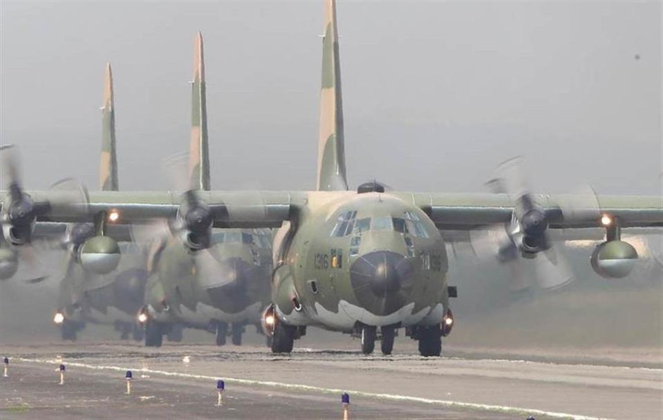 Ｃ-130運輸機操作「編隊滑行」科目。(圖/陳怡誠攝)
