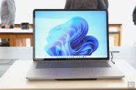 <p>Surface Laptop Studio hands on</p> 