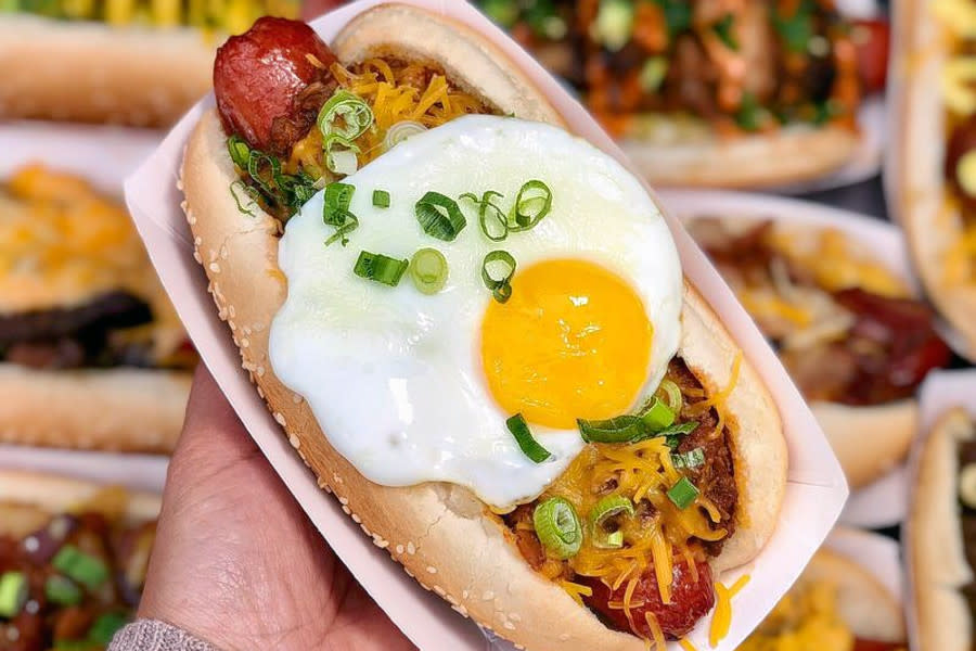 <b>Photo: jean c./<a href="https://yelp.com/biz_photos/buldogis-gourmet-hot-dogs-las-vegas-3?utm_campaign=5a2f30a4-0b34-47b4-8b21-de99b1793ac2%2C244d1109-0017-4aa5-b101-7a2b6e2bb778&utm_medium=81024472-a80c-4266-a0e5-a3bf8775daa7" rel="nofollow noopener" target="_blank" data-ylk="slk:Yelp;elm:context_link;itc:0;sec:content-canvas" class="link ">Yelp</a></b>