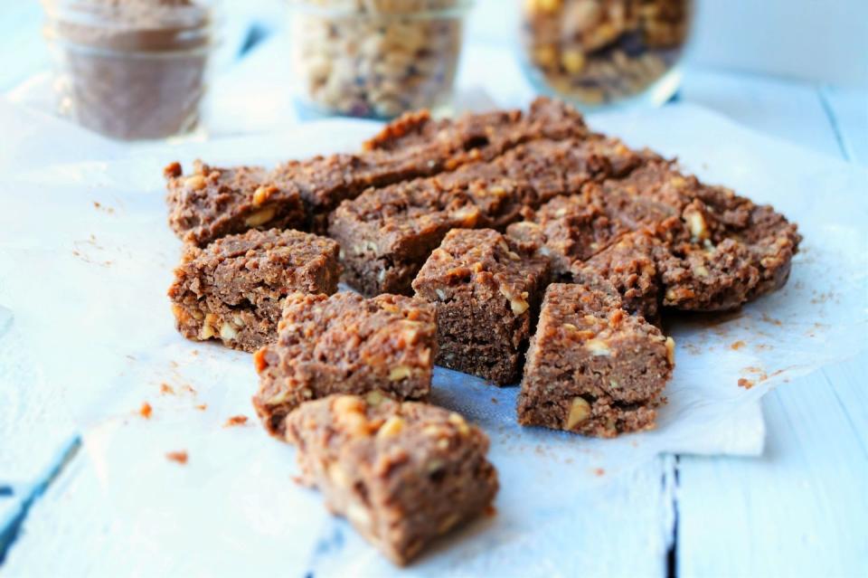 3) Homemade protein bars