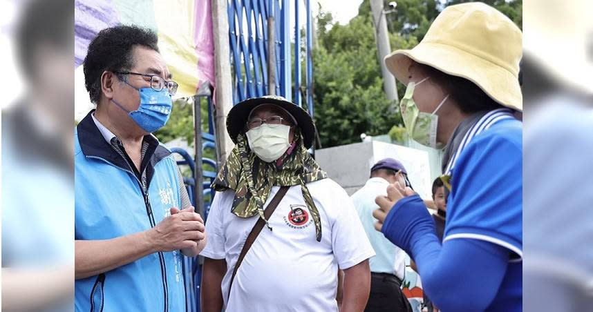 苗栗縣長候選人謝福弘前往通霄，聲取居民說明現場環境與掩埋場將帶來的影響。（圖／謝福弘團隊提供）