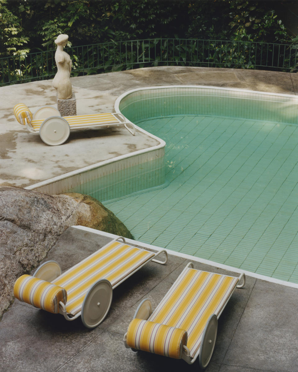 The Gae Aulenti Locus Solus sun loungers by Exteta and Jacquemus.