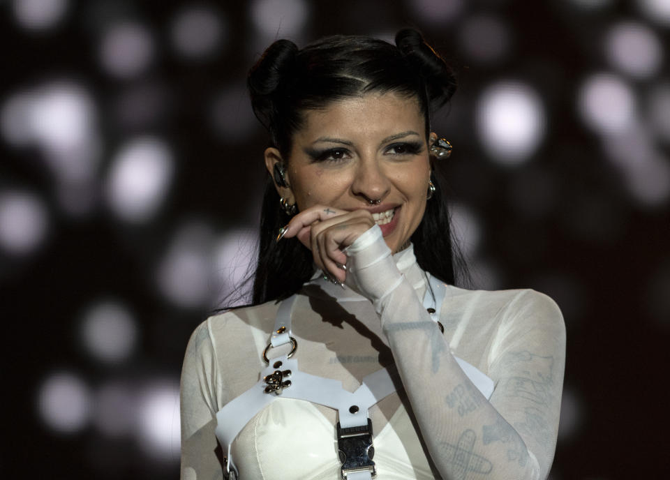 La cantante Cazzu durante su presentación en el festival Coca-Cola Flow Fest en la Ciudad de México el 26 de noviembre de 2022. (Foto AP/Alejandro Godínez)