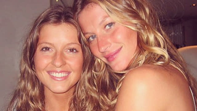 Gisele Bündchen und ihre fünf Minuten jüngere Schwester Patricia scheinen sich heute genauso nahe zu stehen wie im Kindesalter. Kein Wunder, dass sie so eng zusammen arbeiten. (Foto: Instagram)