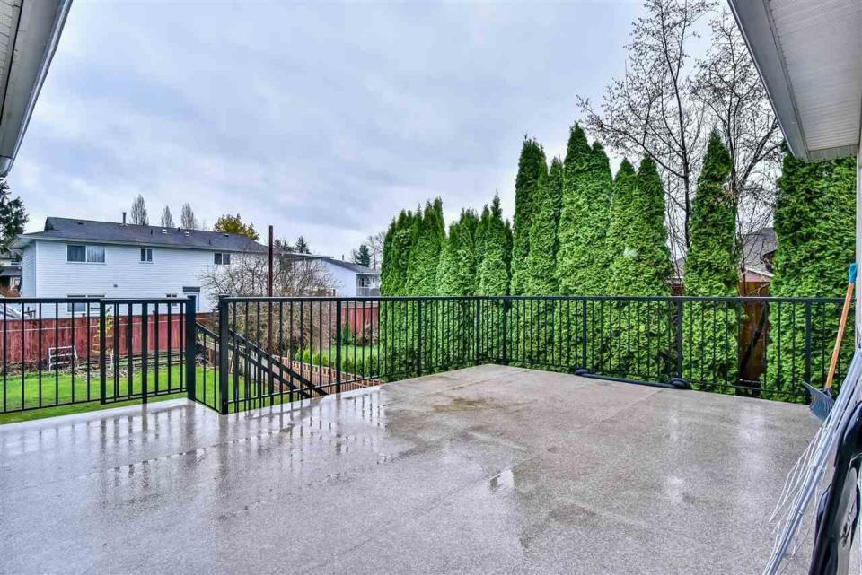 <p><span>8852 148 Street, Surrey, B.C.</span><br> There’s plenty of space outside, as the home sits on a 7,200-square-foot lot, and has a fully-fenced backyard.<br> (Photo: Zoocasa) </p>